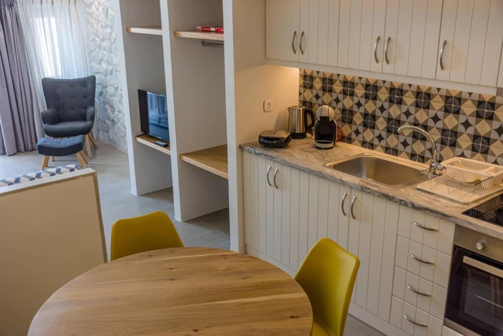 Casa Tholari Al Mare Villa Pera Gyalos Eksteriør billede